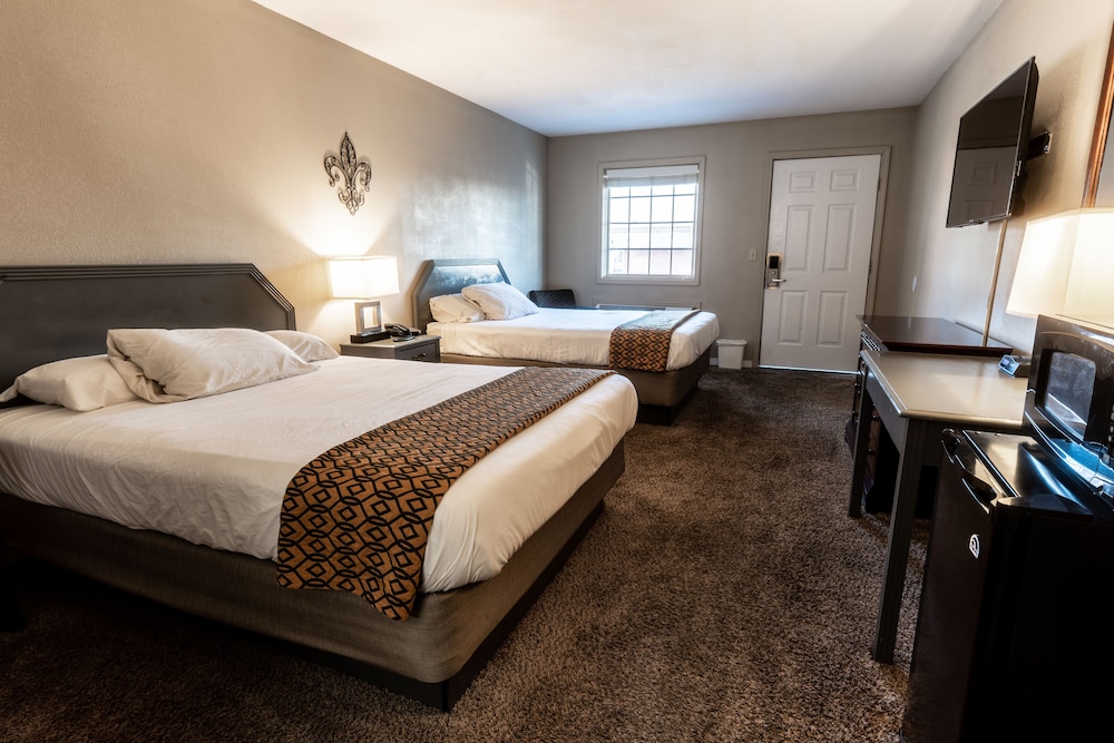 Deluxe Room, 2 Queen Beds, Non Smoking photo 2