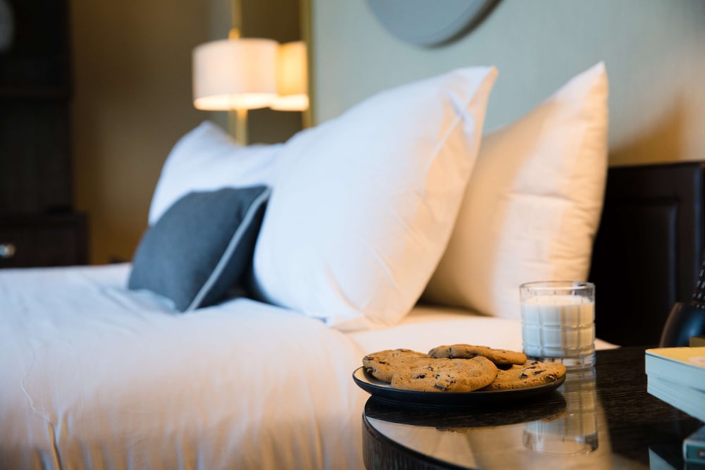 Suite, 1 King Bed (The Portrait Suite)