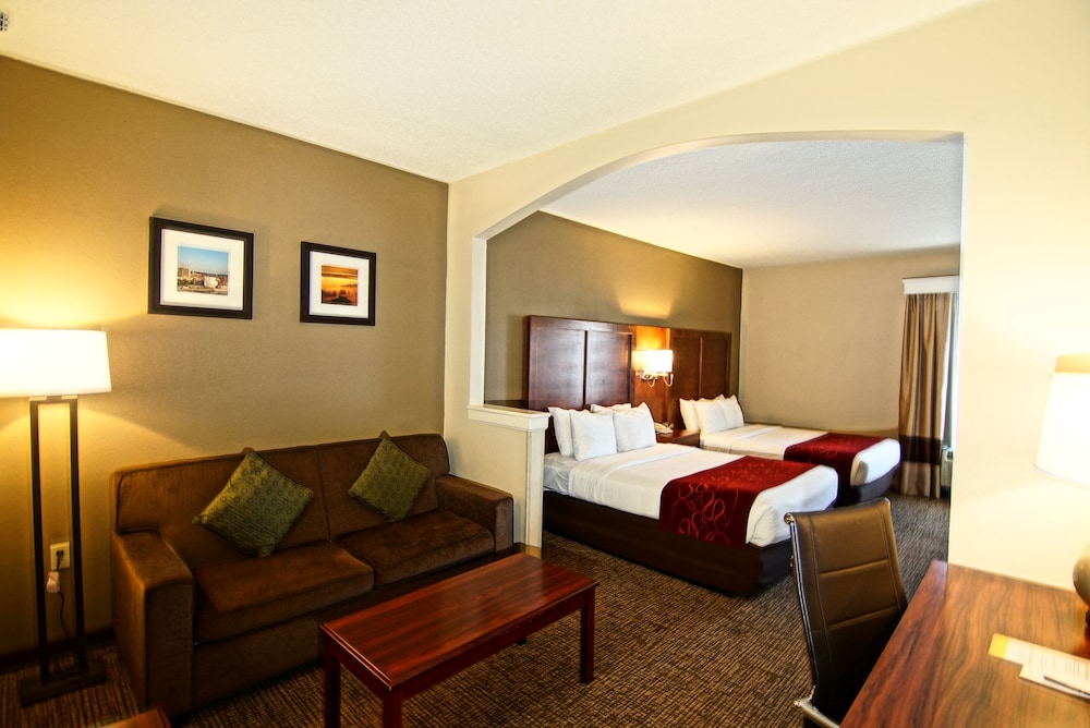 Suite, Multiple Beds, Non Smoking - Photo 5