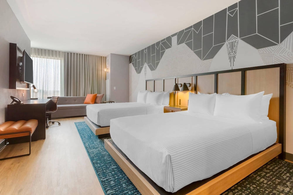 Room 2 Queen Beds, Nonsmoking, Accessible - Photo 1