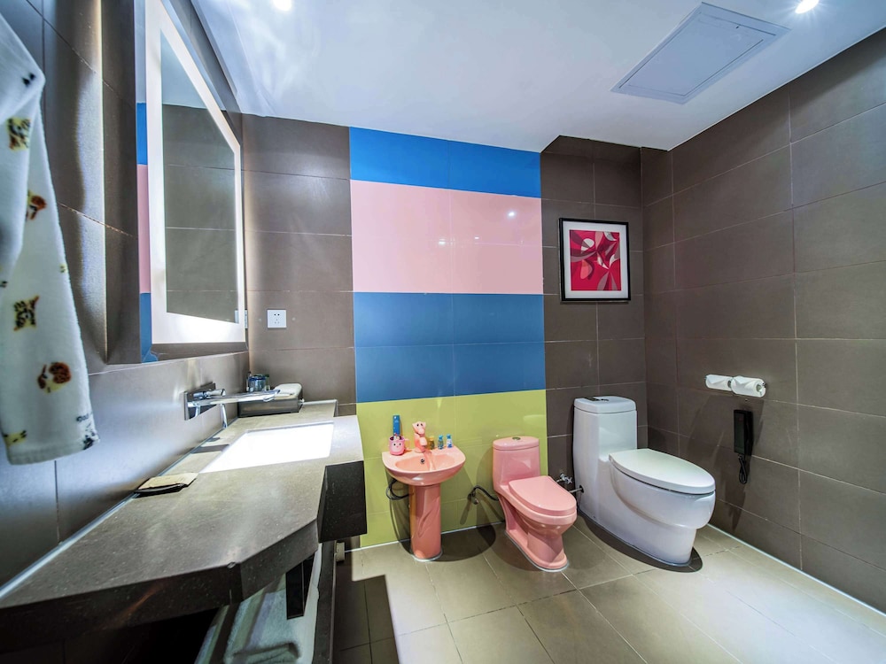 Family Suite, 2 Double Beds (Junior) - Photo 4