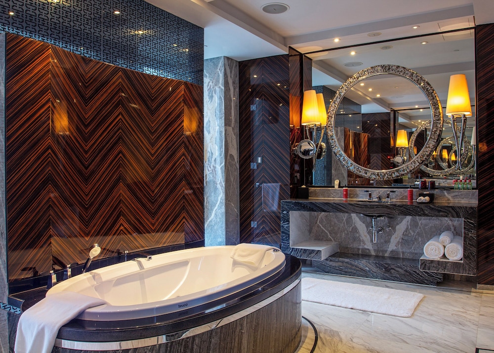 Presidential Suite, 3 Bedrooms (Pearl River View) photo 1