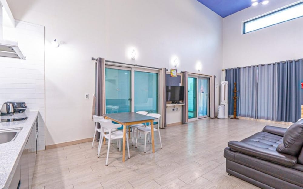 Room (Room 105 (Poolvilla))