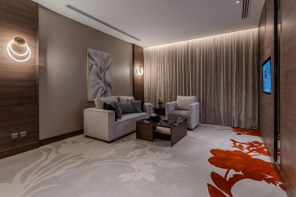 Business Suite photo 3