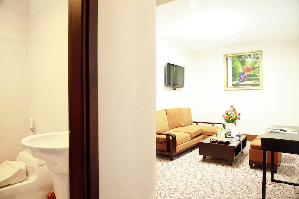 Junior Suite, 1 King Bed photo 3