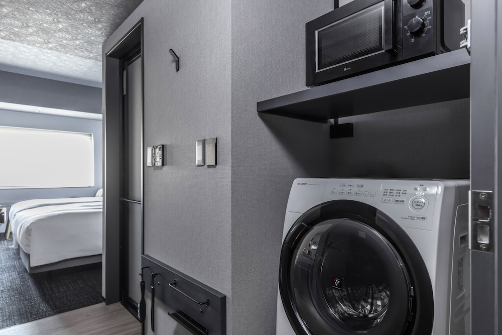 Superior Twin Room, 2 Twin Beds (with Washing Machine) - Photo 3