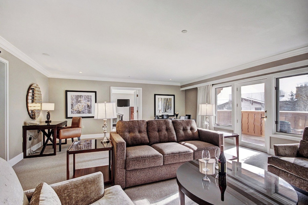 Luxury Suite, 1 King Bed with Sofa bed - Photo 4