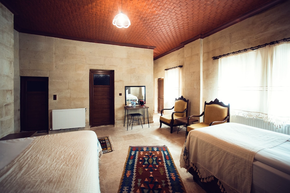 Deluxe Triple Room - Photo 12