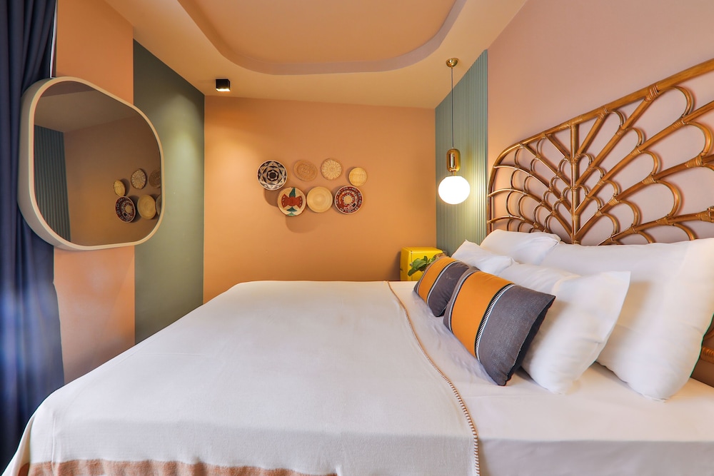 Deluxe Room, Balcony - Photo 8