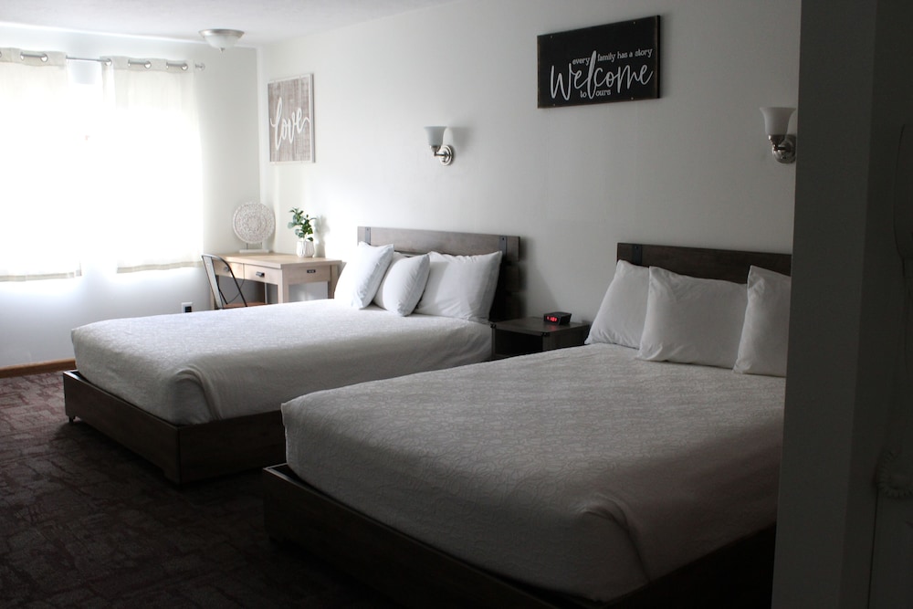 Room, 2 Queen Beds, Balcony photo 1