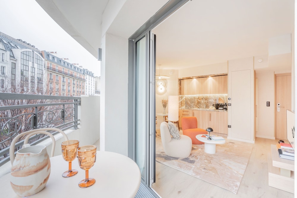 1 Bedroom Apartment Deluxe with balcony - 35m2 photo 2