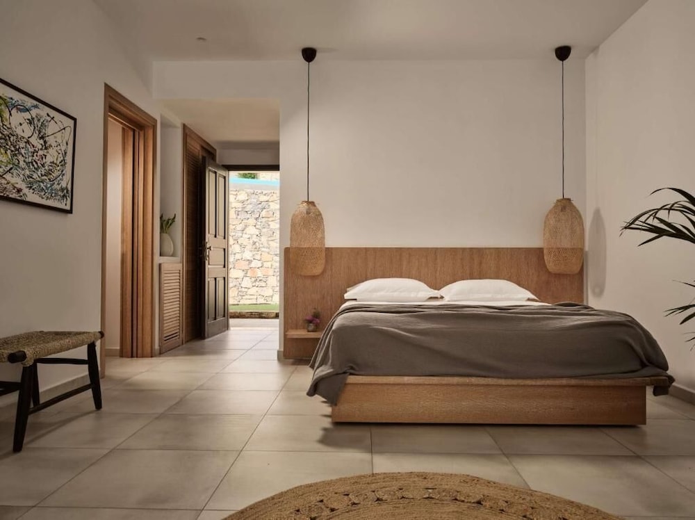 Family Suite, Connecting Rooms (Private pool) thumbnail 5