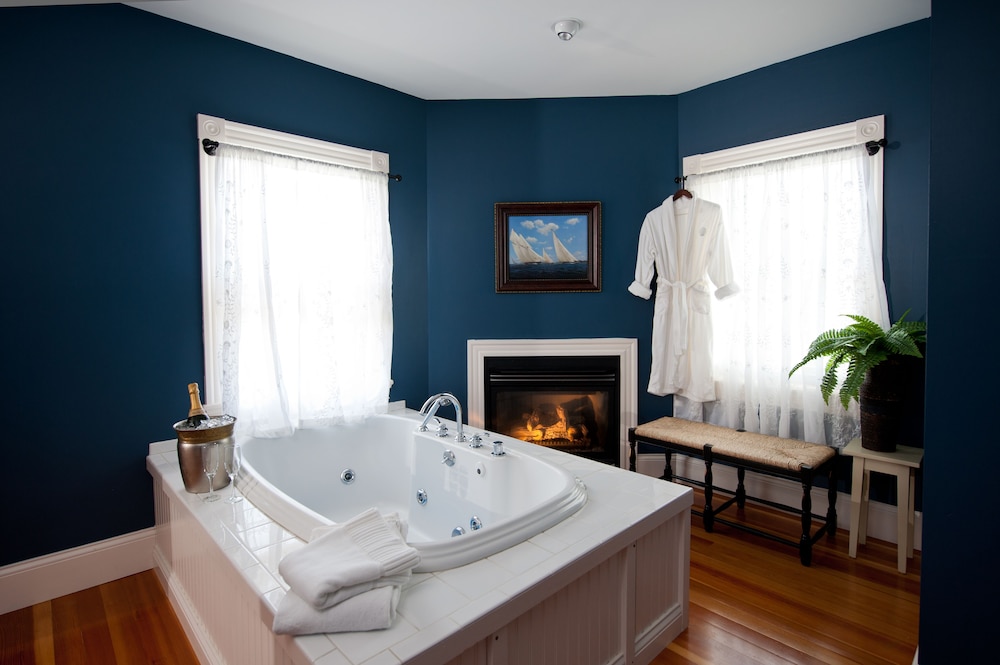 Chapman Cottage Premier King photo 3