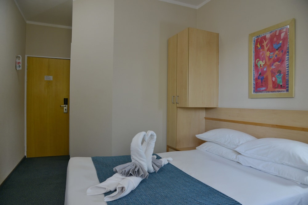 Double Room, Non Smoking photo 2