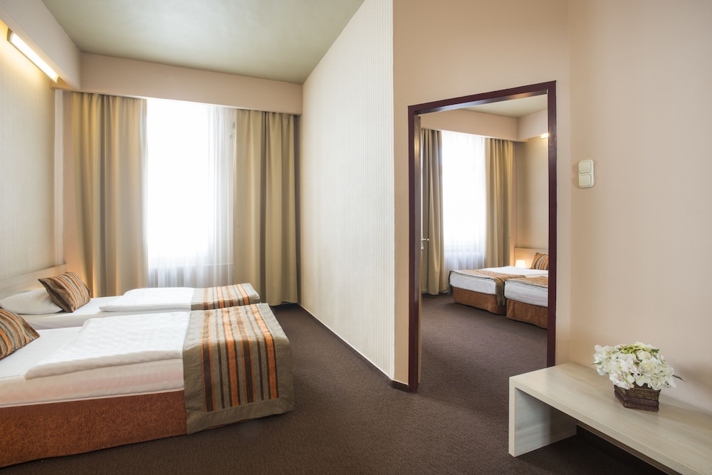Quadruple Room photo 2