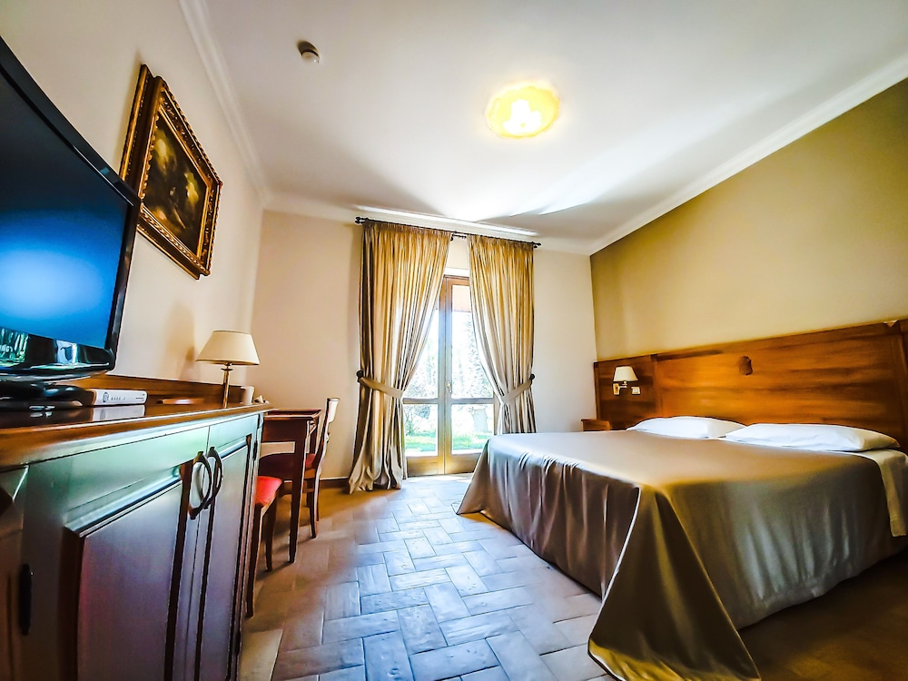 Classic Double Room - Photo 2