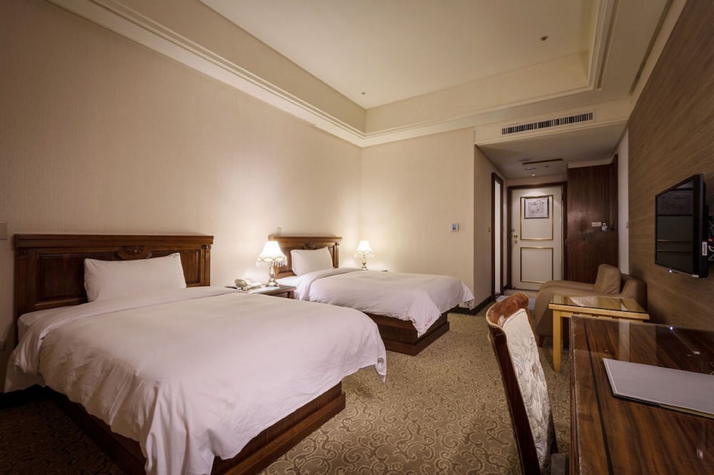 Standard Twin Room, Bathtub photo 3