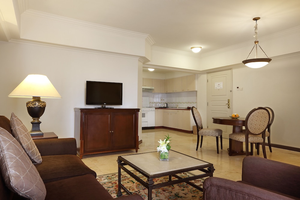 Suite, 2 Bedrooms - Photo 5