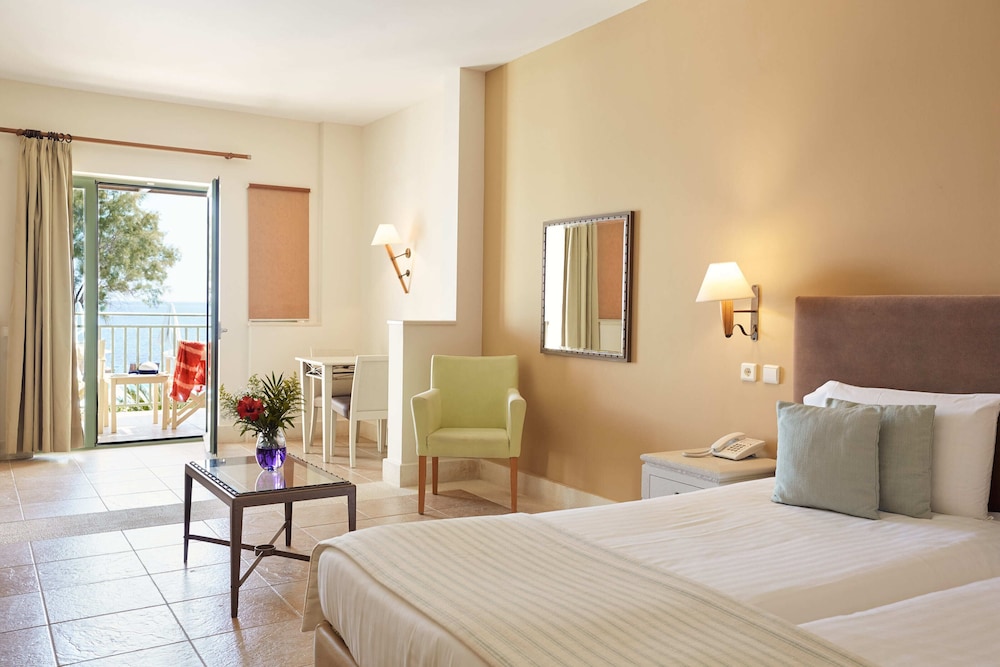 Junior Suite, Pool Access, Beachfront ( AD) - Photo 1