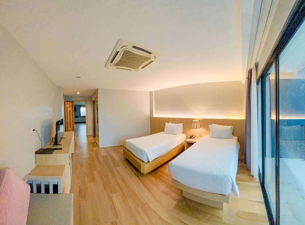 Penthouse photo 3