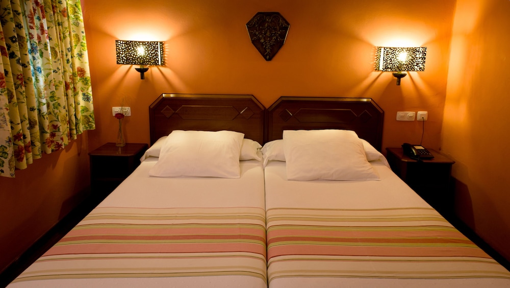 Single Room - Photo 2