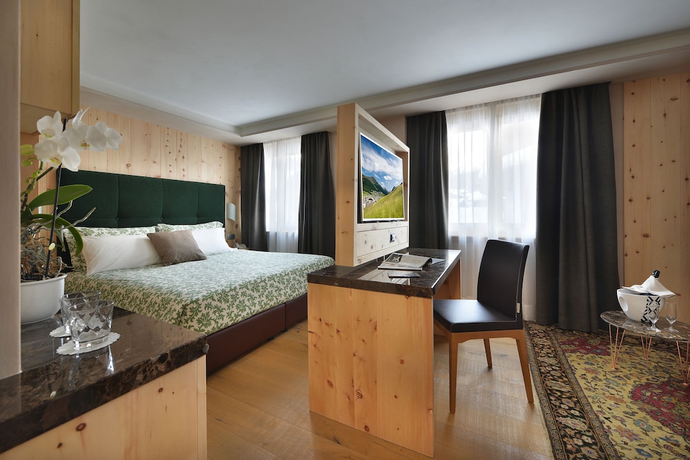 Deluxe Suite photo 1