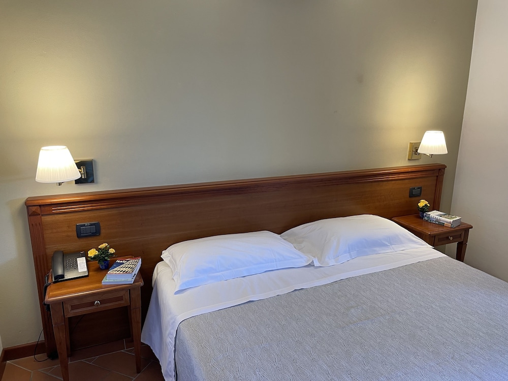 Standard Double Room - Photo 2