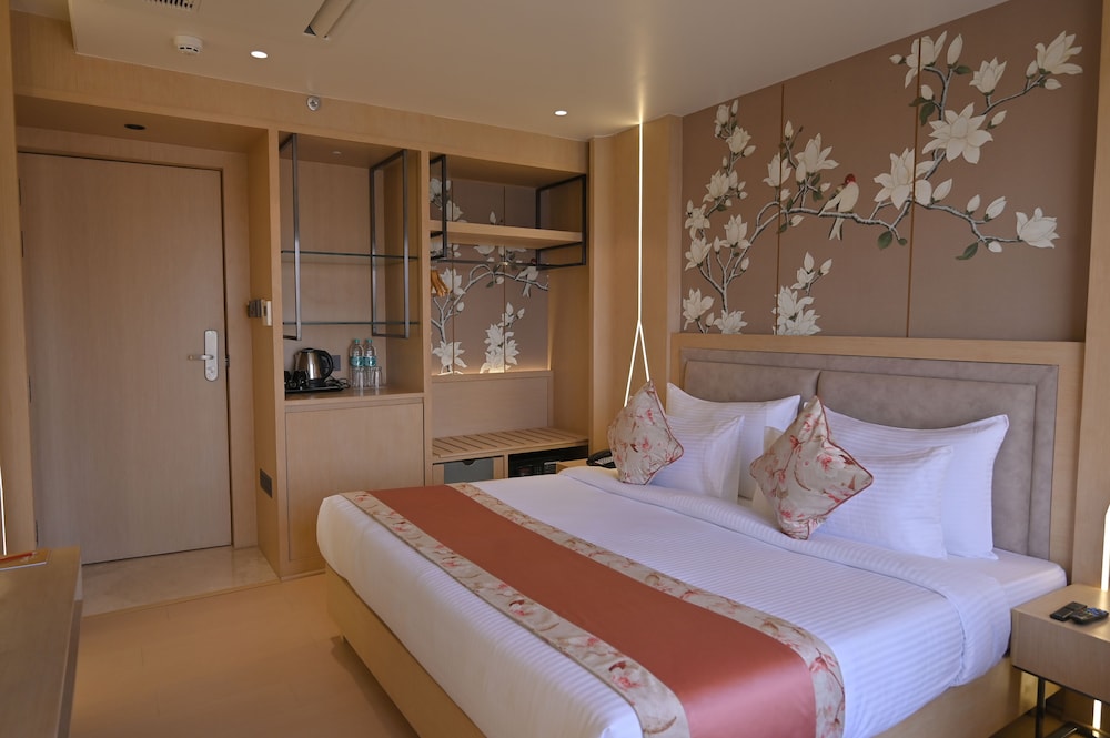 Deluxe Double or Twin Room, Hill View