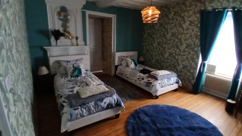 Triple Room, Multiple Beds, Non Smoking, Connecting Rooms photo 2