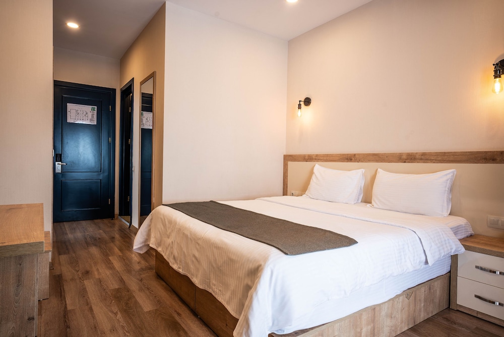 Standard Double or Twin Room - Photo 6