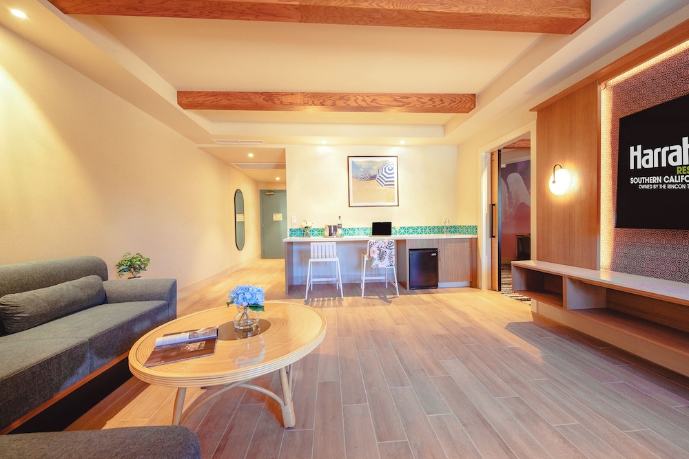 Dive Inn, Coastal Suite, King Bed, Non smoking - Photo 3