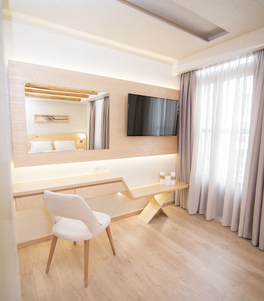Superior Double Room, Balcony, City View photo 1
