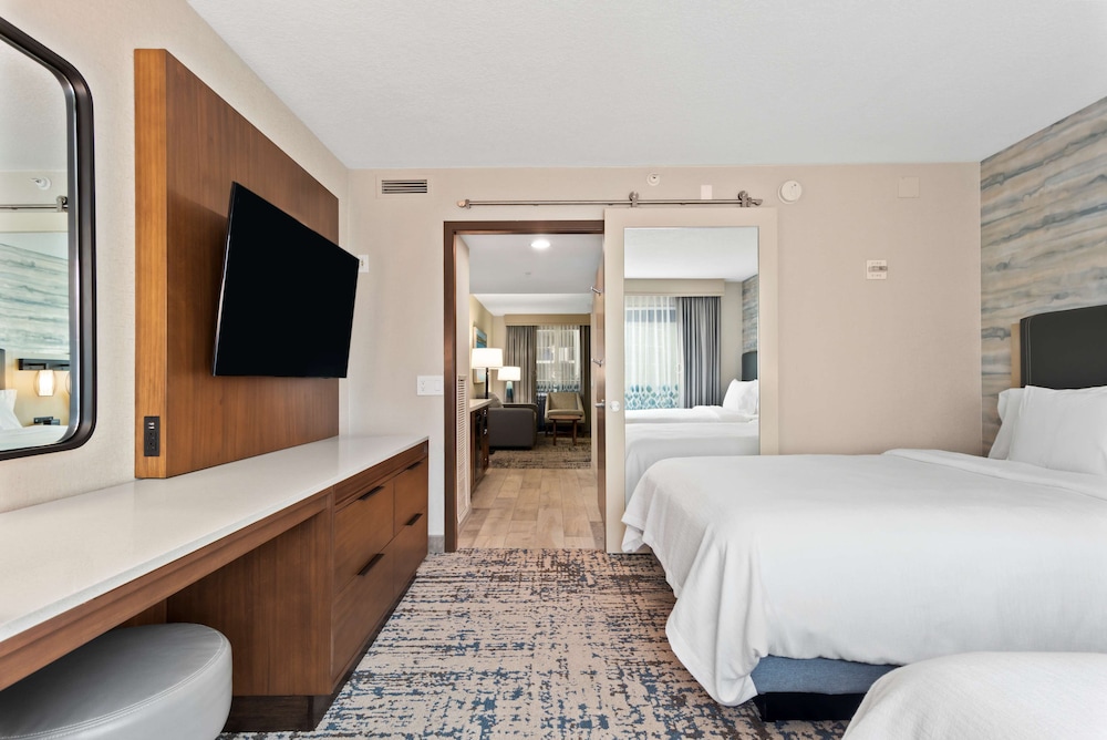 Suite, 2 Double Beds, Accessible, Non Smoking (Roll-In Shower) photo 2
