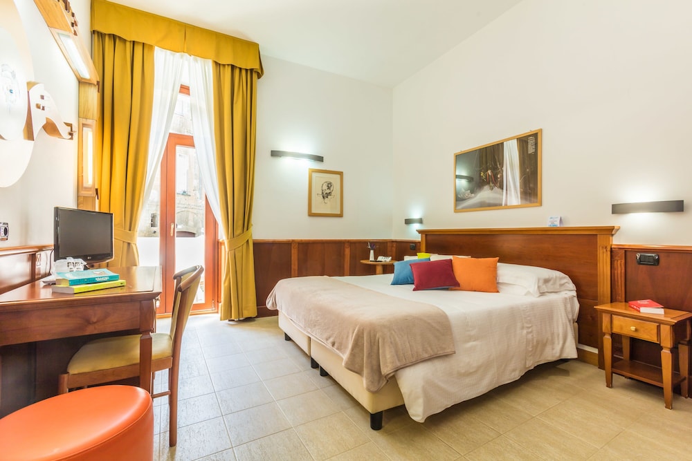 Executive Room - Photo 1