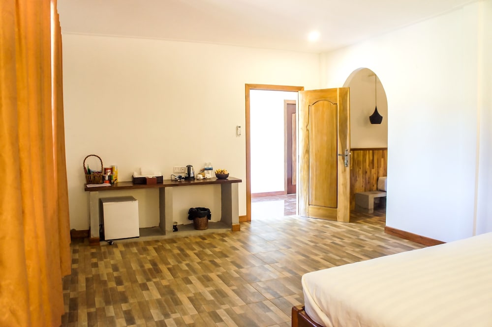 Junior Suite (King)
