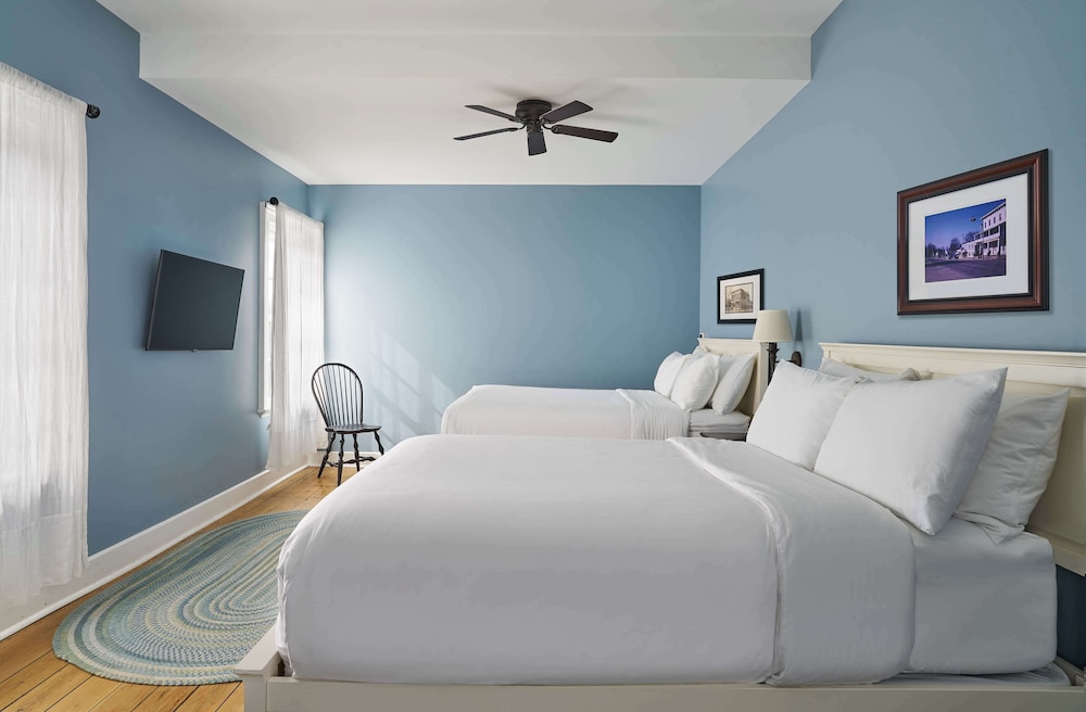 Room, Multiple Beds, Corner