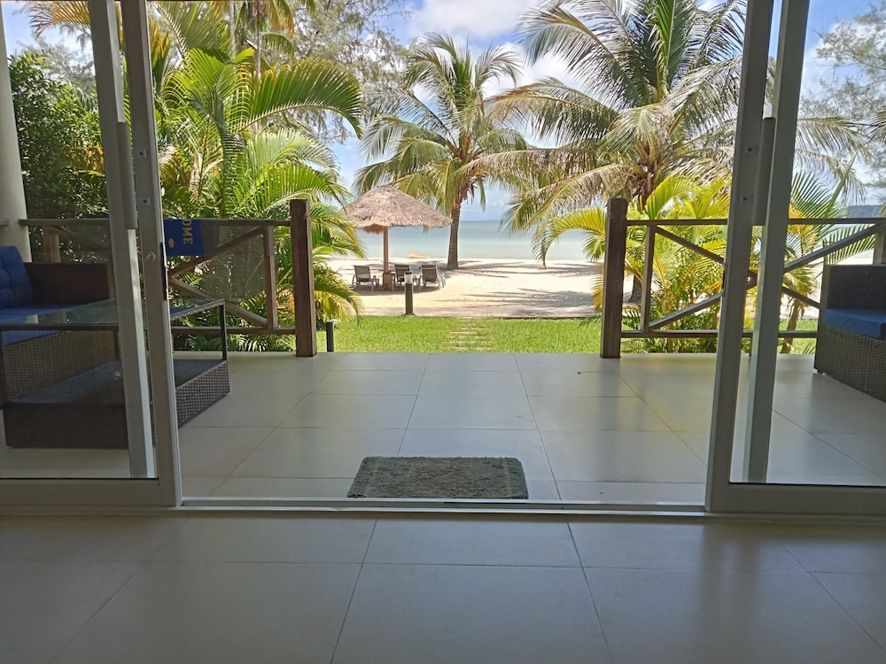 Villa, Sea View, Beachfront - Photo 5