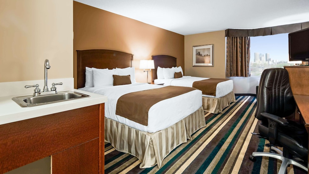 Standard Room, 2 Queen Beds, Non Smoking, Refrigerator - Photo 3
