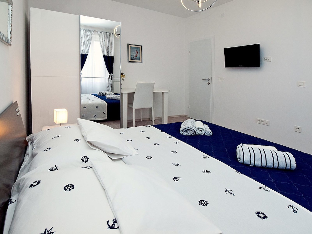 Double Room, Mountain View