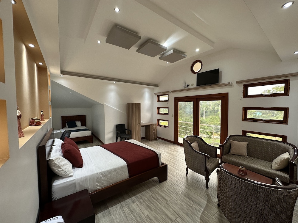 Comfort Suite photo 1