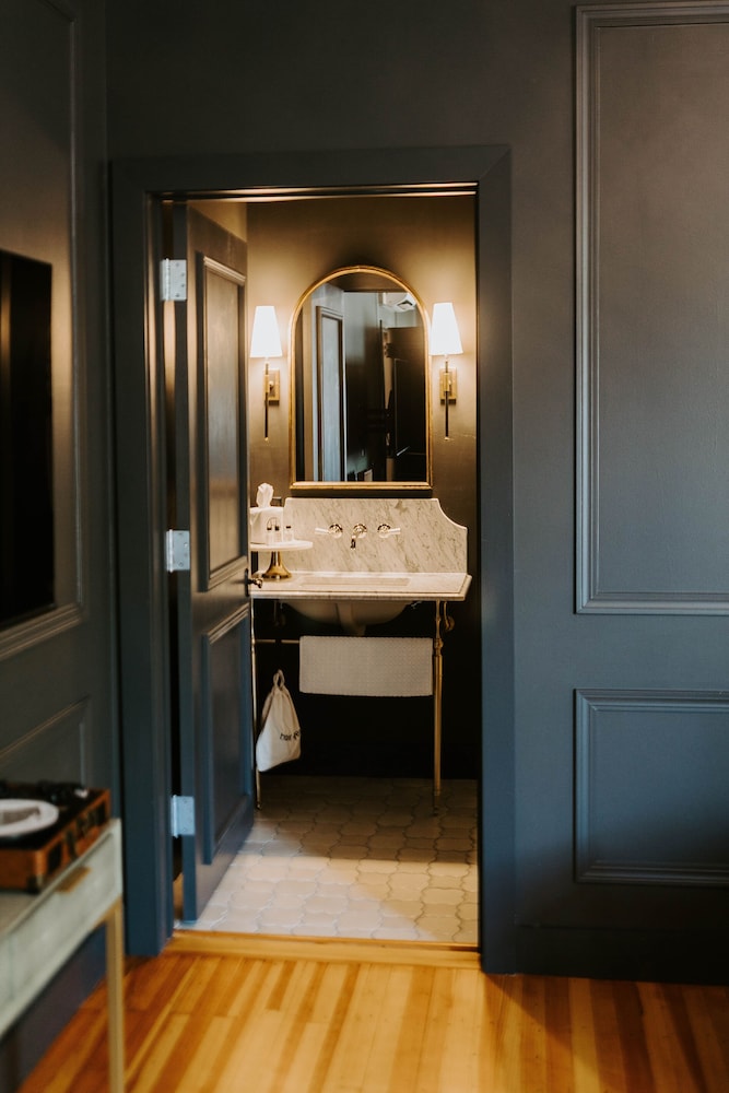 Room 3 - The Bel-Ami with Steam Shower