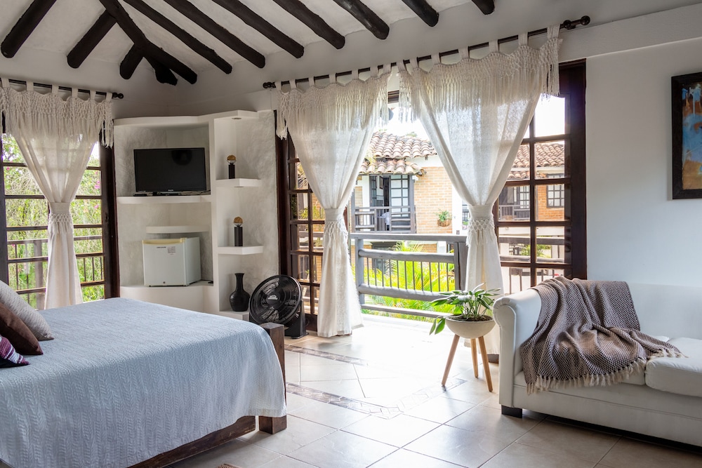 Traditional Suite, Refrigerator, Pool View photo 2