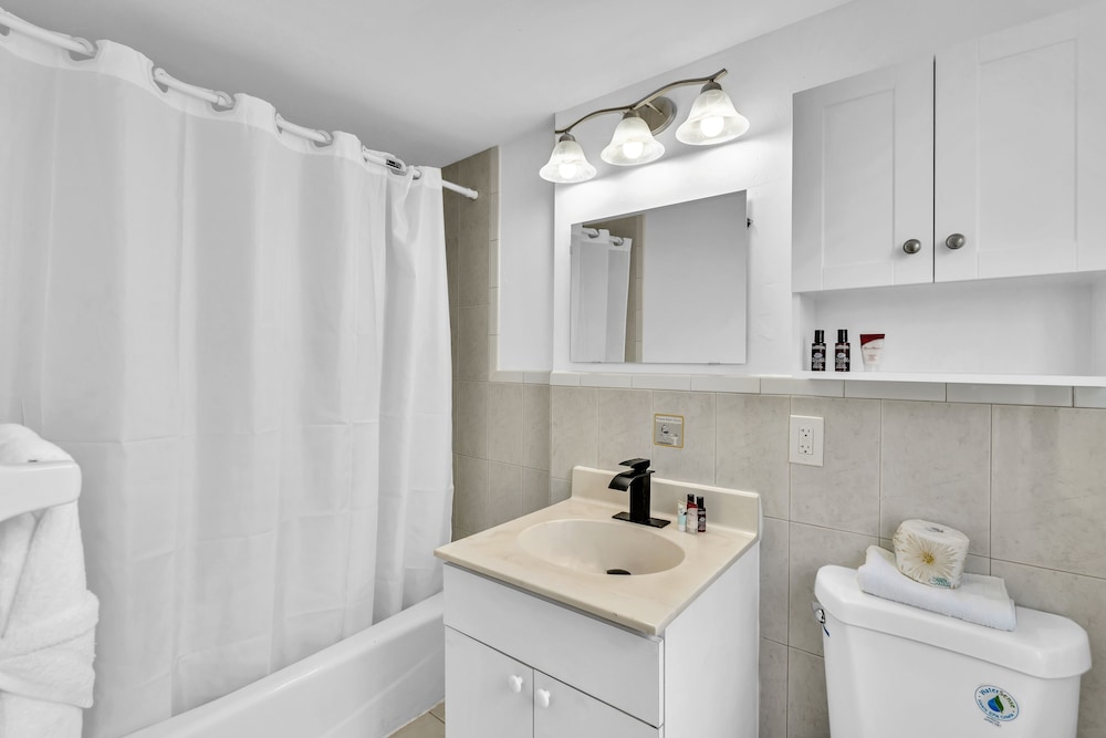 Studio Suite - Photo 6