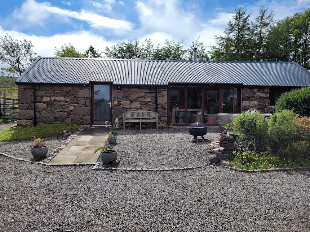 Romantic Cottage (Rustic Barn) photo 3
