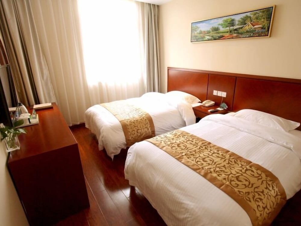 Twin Room (2 Single beds) - Local resident only