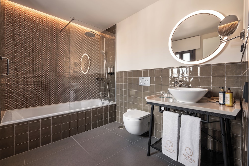 Premium Double Room - Photo 6