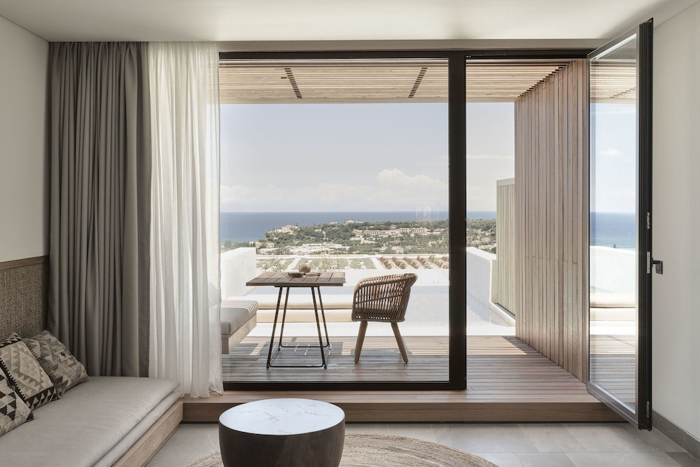 Executive Private Pool Suite Sea View photo 2