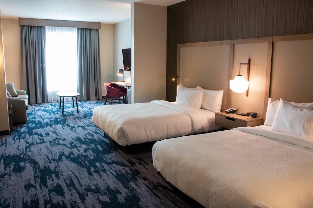Suite, Multiple Beds (Mobility/Hearing Accessible, Tub) photo 1