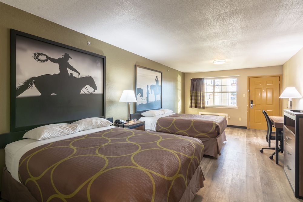 Standard Room, 2 Queen Beds - Photo 2