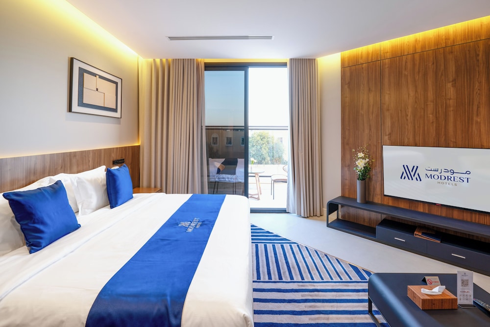 Executive Suite - Photo 1